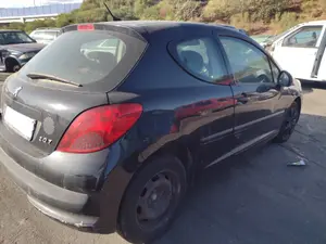 PEUGEOT 207 foto 2