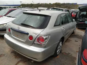 LEXUS IS 200 (GXE10) foto 4
