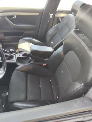 AUDI A4 AVANT (8E) foto 2