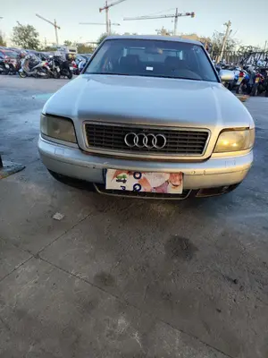 AUDI A8 (D2) foto 1