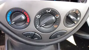 FORD FOCUS BERLINA (CAK) foto 11