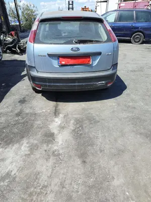 FORD FOCUS BERLINA (CAP) foto 8