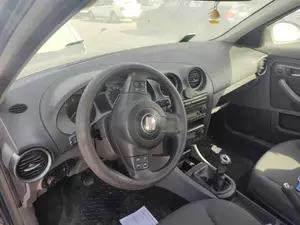 SEAT IBIZA (6L1) foto 4