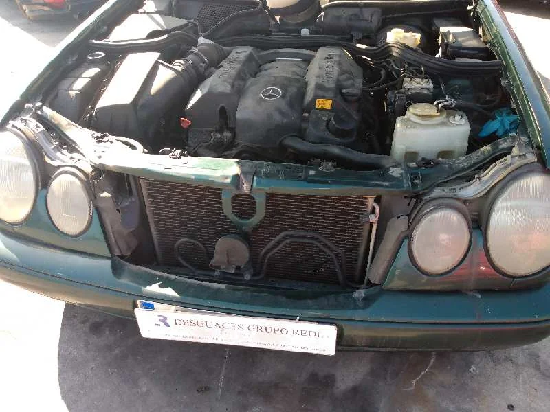 MERCEDES-BENZ CLASE E (BM 210) BERLINA