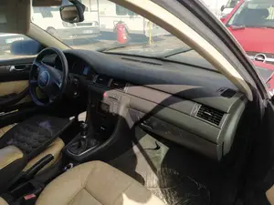 AUDI A6 BERLINA (4B2) foto 5