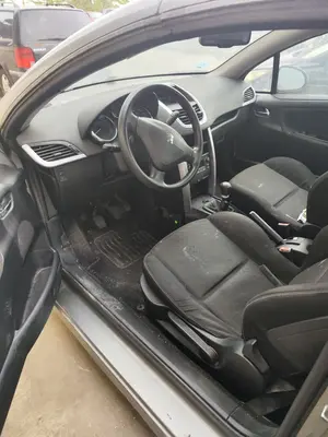 PEUGEOT 207 CC CABRIO-COUPÉ foto 4