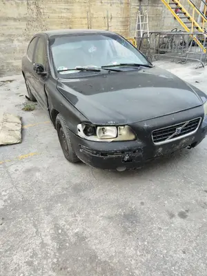 VOLVO S60 BERLINA foto 7