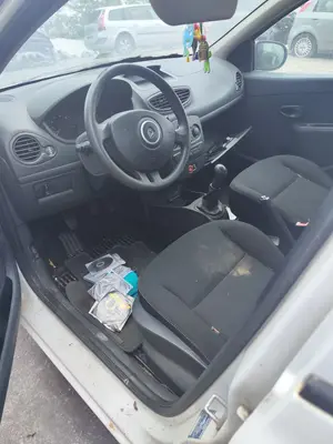RENAULT CLIO III foto 6