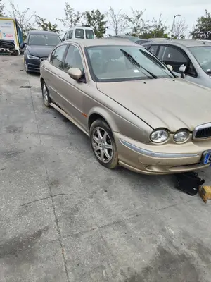 JAGUAR X-TYPE foto 4