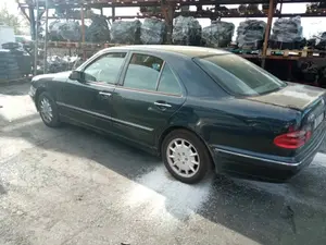 MERCEDES-BENZ CLASE E (BM 210) FAMILIAR foto 8