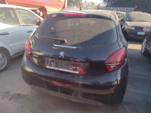 PEUGEOT 208 foto 7