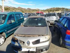 RENAULT MEGANE II BERLINA 3P foto 1