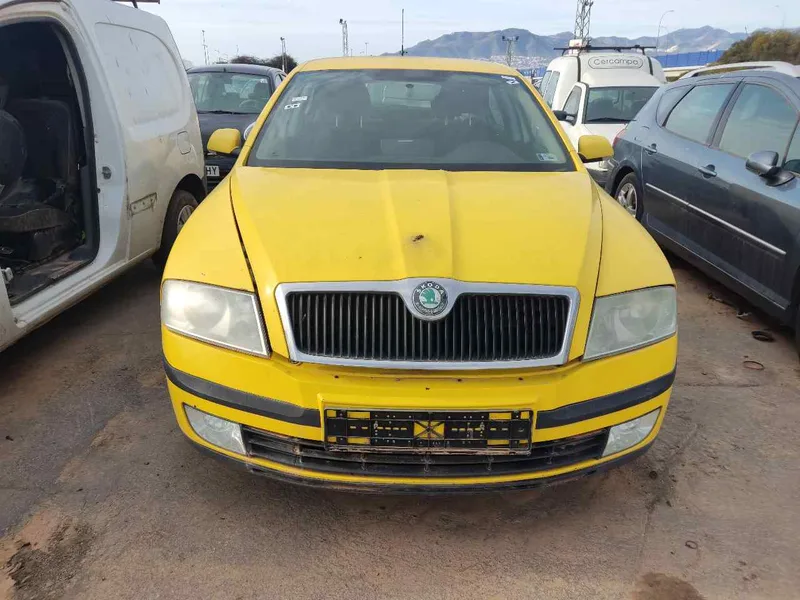 SKODA OCTAVIA BERLINA (1U2)