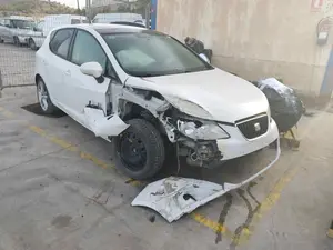 SEAT IBIZA BERLINA (6J5) foto 2