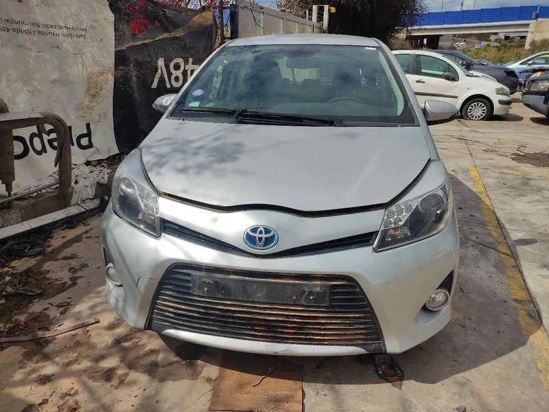 TOYOTA YARIS (P13)