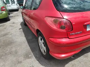 PEUGEOT 206 BERLINA 4-PT. foto 4