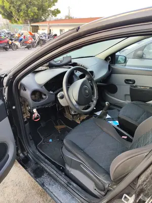 RENAULT CLIO III foto 8