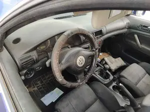 VOLKSWAGEN PASSAT BERLINA (3B3) foto 4