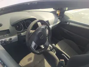 OPEL ASTRA H GTC foto 4