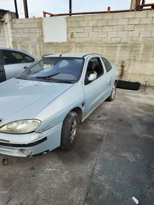 RENAULT MEGANE I COUPE (DA0) foto 6