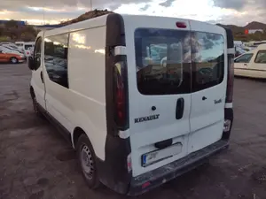 RENAULT TRAFIC II COMBI foto 2