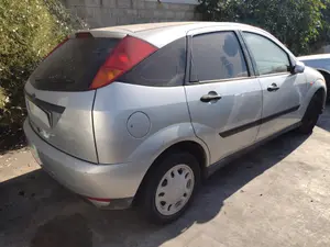 FORD FOCUS BERLINA (CAK) foto 4