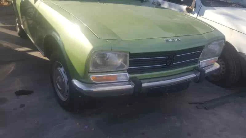 PEUGEOT 504