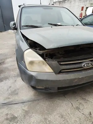 KIA CARNIVAL foto 1