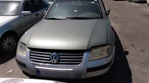 VOLKSWAGEN PASSAT BERLINA (3B2) foto 1