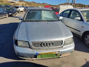 AUDI A4 BERLINA (B5) foto 1