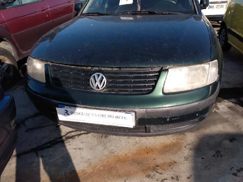 VOLKSWAGEN PASSAT BERLINA (3B2)