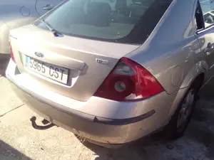 FORD MONDEO BERLINA (GE) foto 14