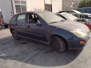 FORD FOCUS BERLINA (CAK) foto 17