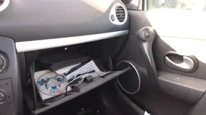 RENAULT CLIO III foto 29