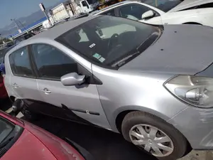 RENAULT CLIO III foto 3