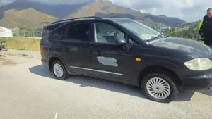 SSANGYONG RODIUS foto 4