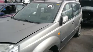 NISSAN X-TRAIL (T30) foto 3
