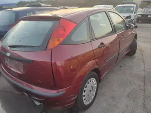FORD FOCUS BERLINA (CAK) foto 4