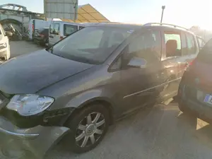 VOLKSWAGEN TOURAN (1T2) foto 4