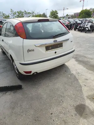 FORD FOCUS BERLINA (CAK) foto 5