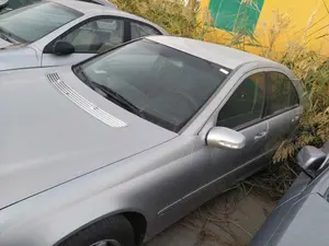 MERCEDES-BENZ CLASE C (BM 203) BERLINA foto 3