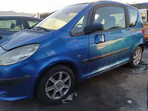 PEUGEOT 1007 foto 3