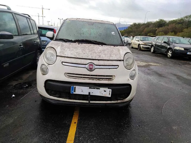FIAT 500L (330)