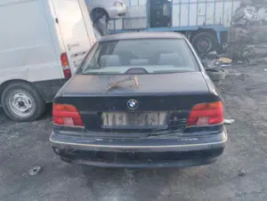 BMW SERIE 5 BERLINA (E39) foto 3