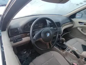 BMW SERIE 3 BERLINA (E46) foto 4