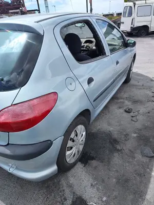 PEUGEOT 206 foto 3