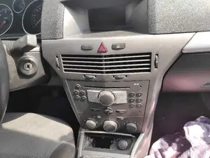 OPEL ASTRA H BERLINA foto 10
