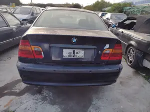 BMW SERIE 3 BERLINA (E46) foto 7