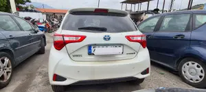 TOYOTA YARIS (XP13) foto 13
