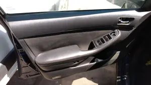 TOYOTA AVENSIS BERLINA (T22) foto 5